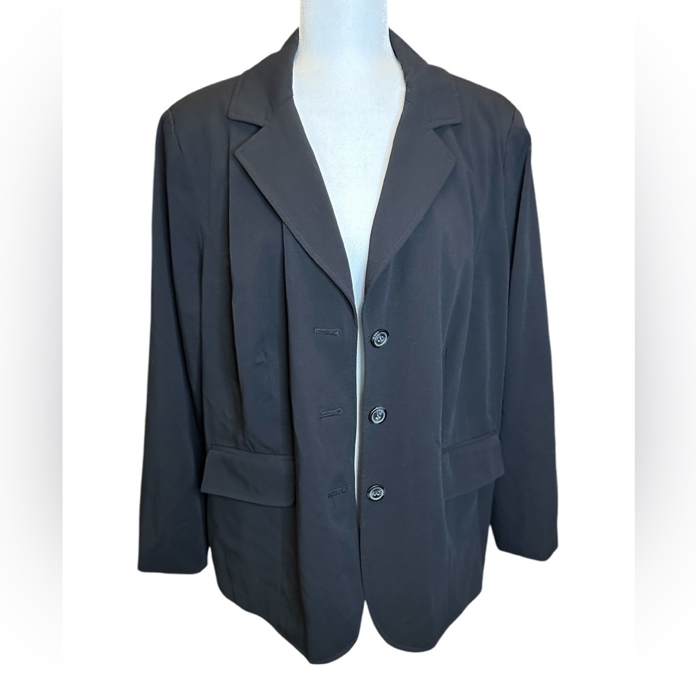 Worthington black blazer suit jacket size 22 has small shoulder pads